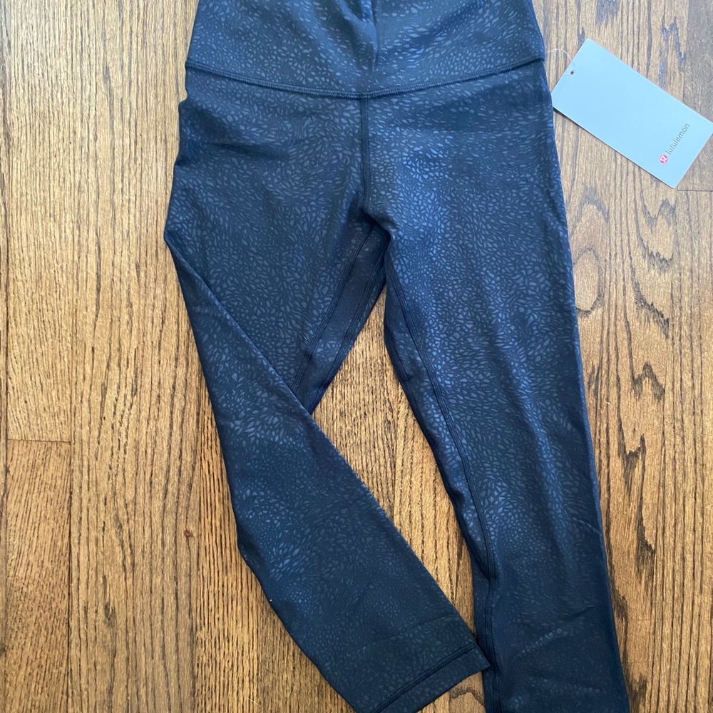 Lululemon Align Crop 21” Black Pattern - NWT